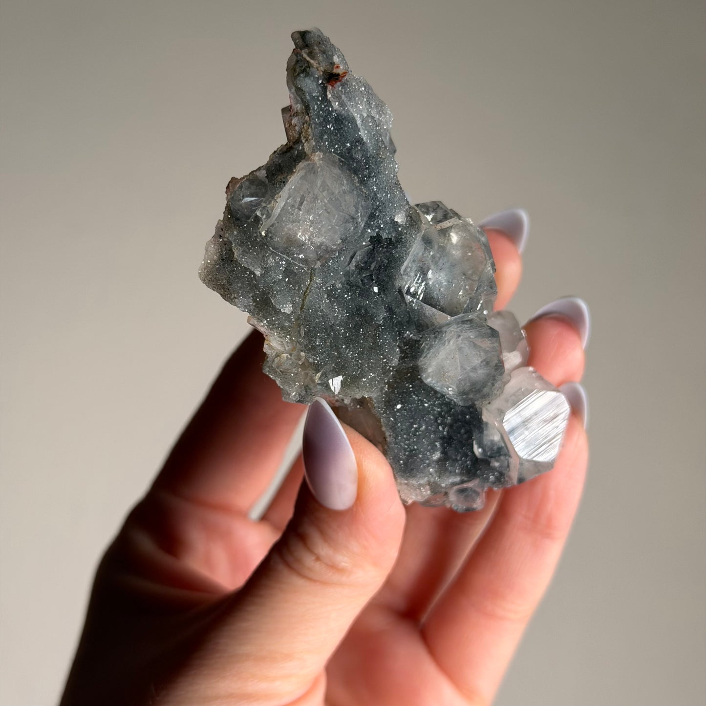 apophyllite with stilbite & black chalcedony h