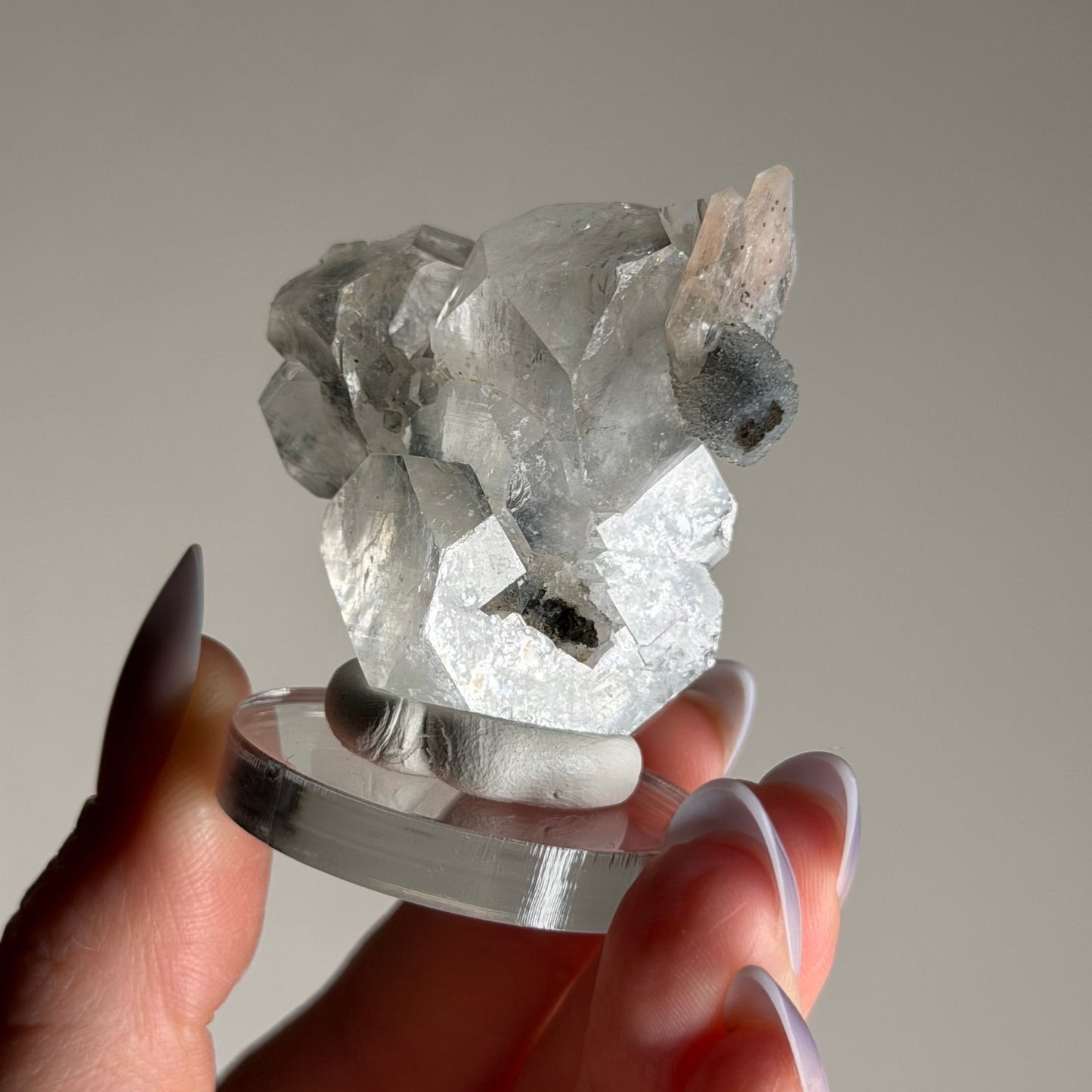 apophyllite with stilbite & black chalcedony k