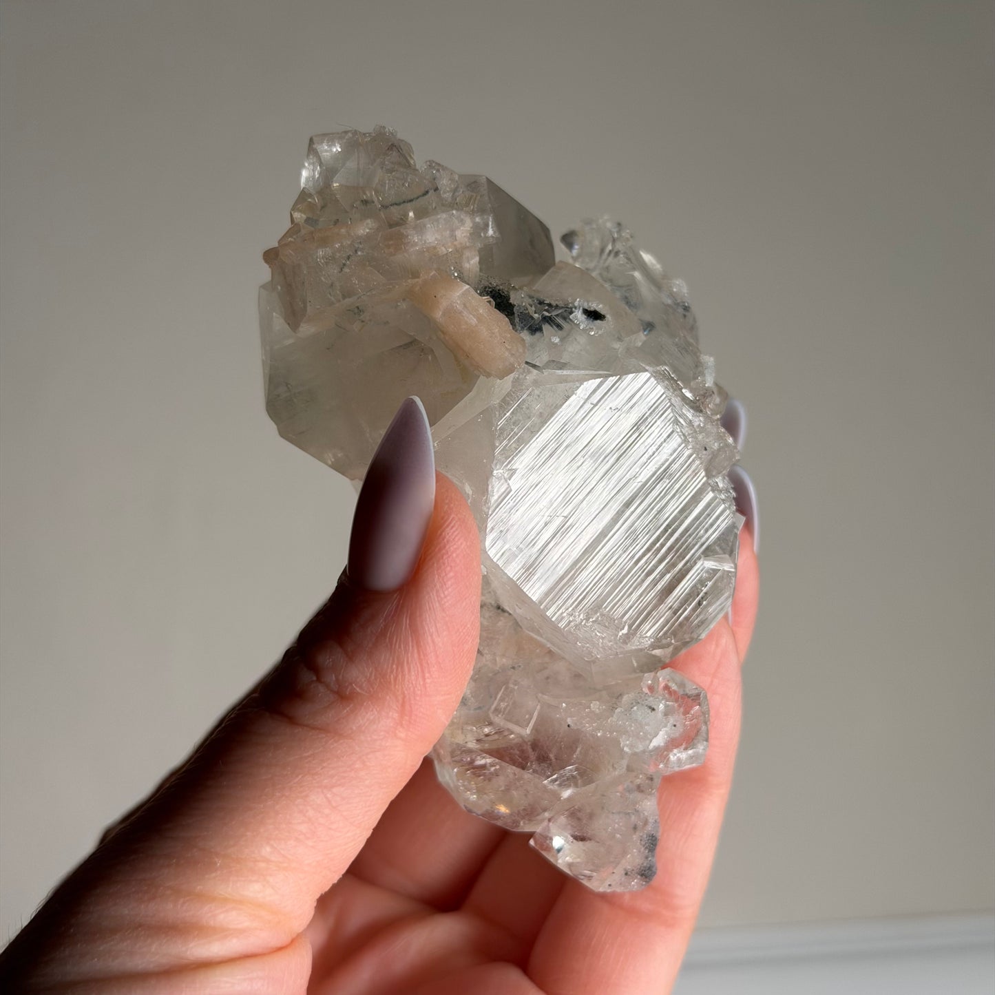 apophyllite with stilbite & black chalcedony i
