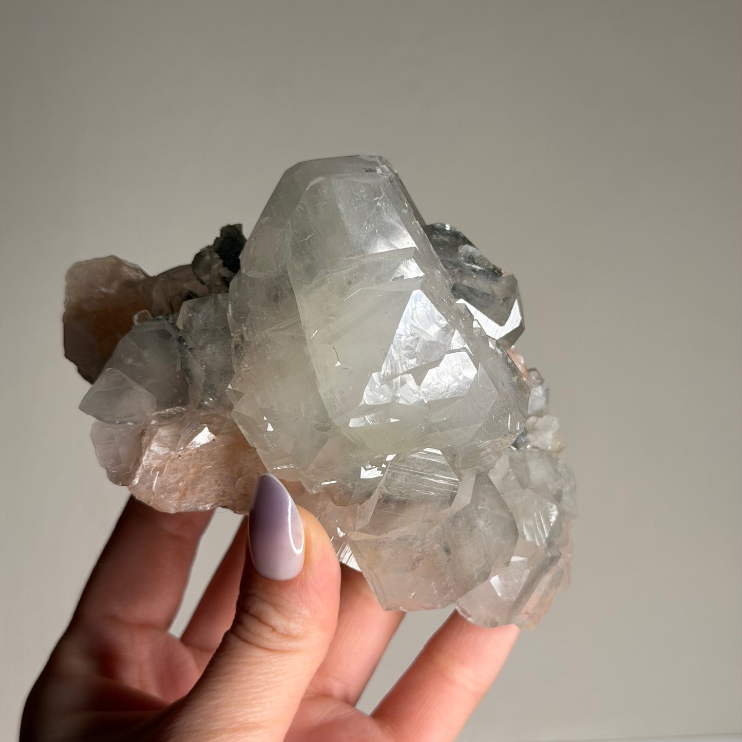 apophyllite with stilbite & black chalcedony