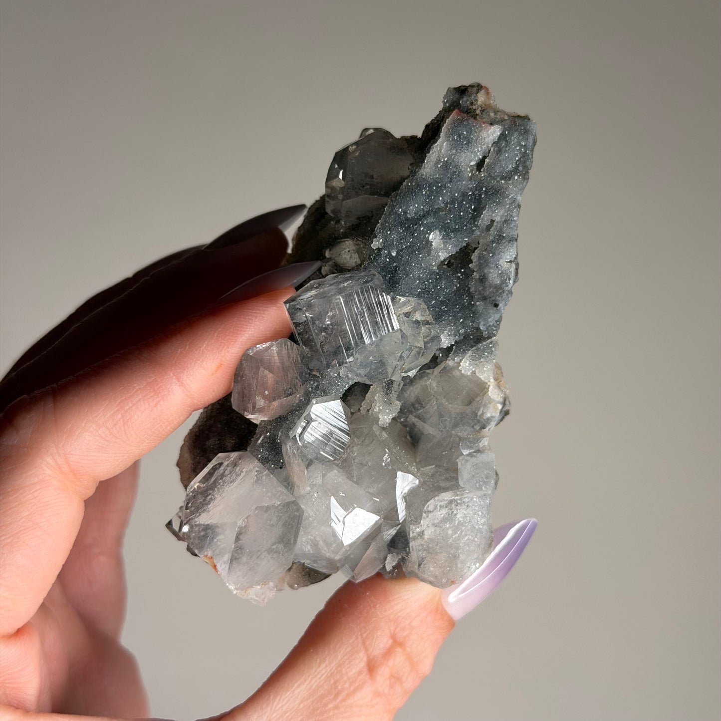 apophyllite with stilbite & black chalcedony h