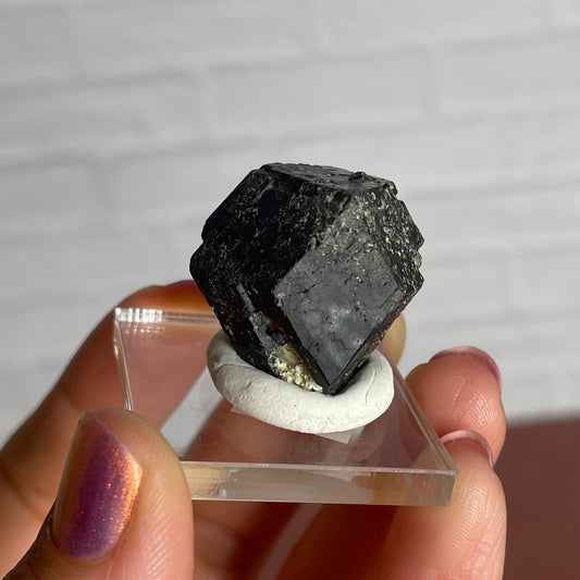 titanian andradite garnet b