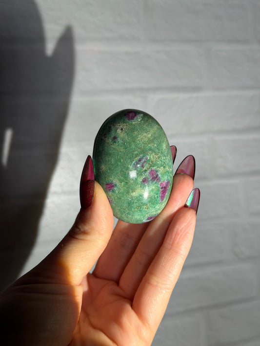 ruby in fuchsite palm b
