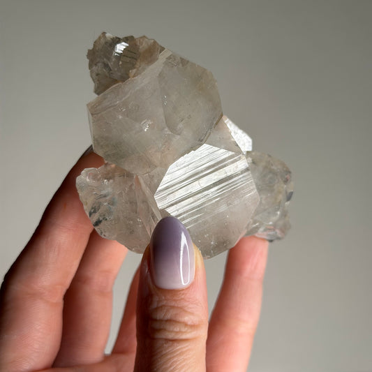 apophyllite with stilbite & black chalcedony i