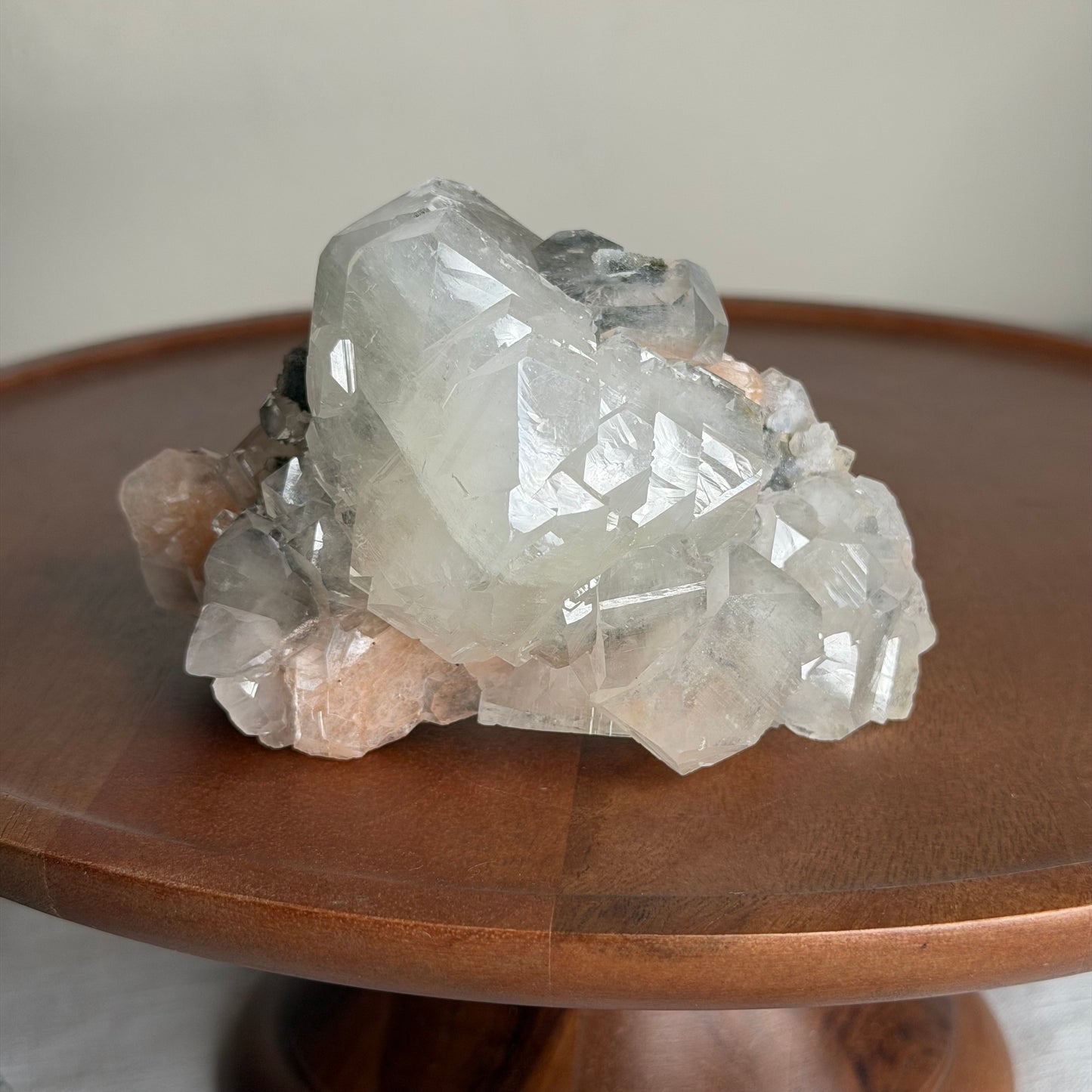 apophyllite with stilbite & black chalcedony